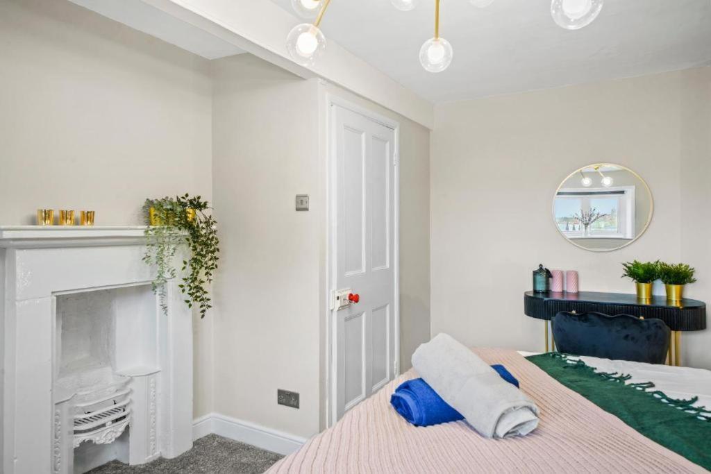 Deluxe 5 Bed In Central Whitby - Parking - Hot Tub Eksteriør billede
