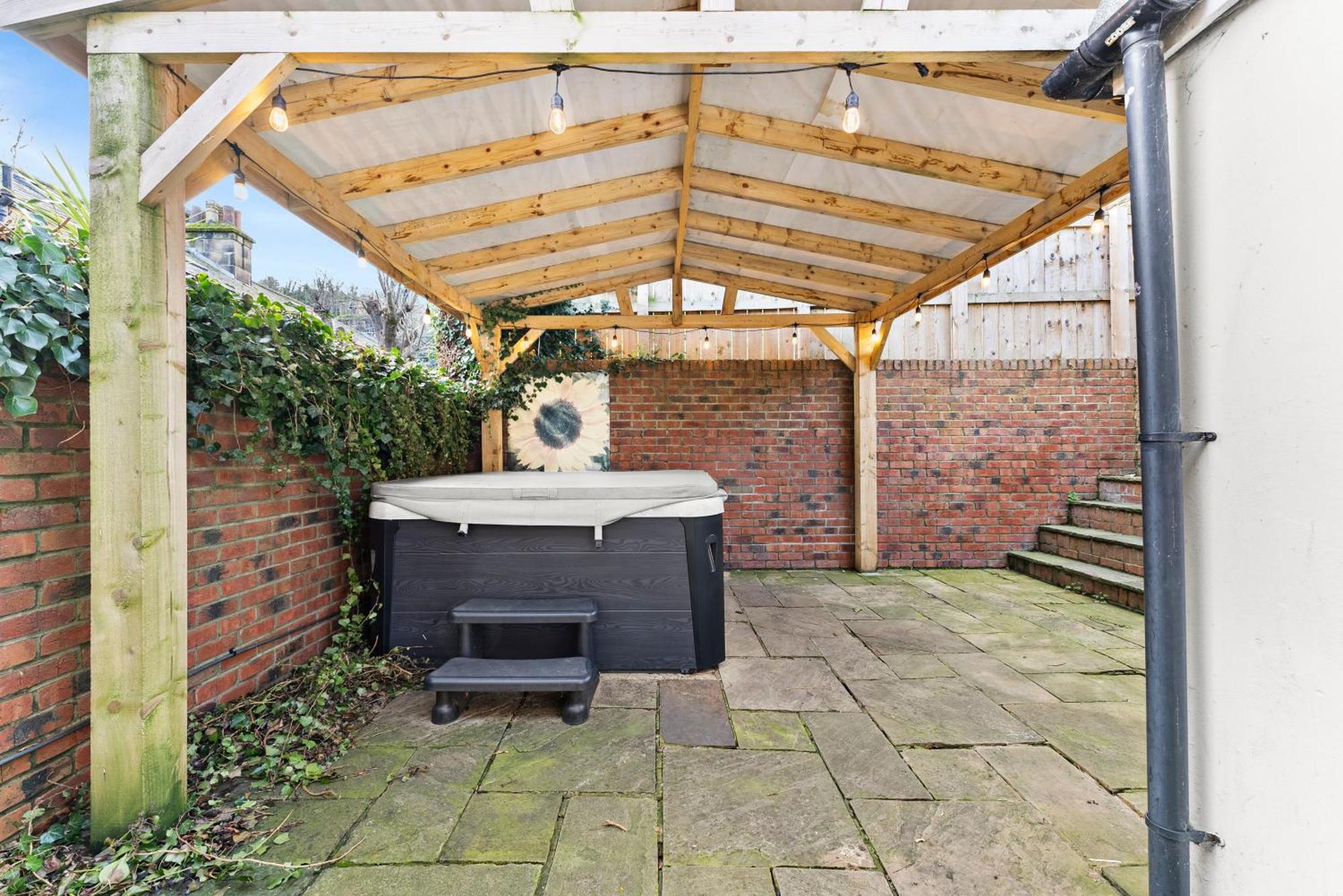 Deluxe 5 Bed In Central Whitby - Parking - Hot Tub Eksteriør billede